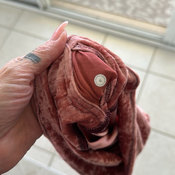 Lululemon Wunder Lounge High-Rise Tight 28" *Crushed Velvet in Soft Cranberry, 4 - Picture 13 of 13